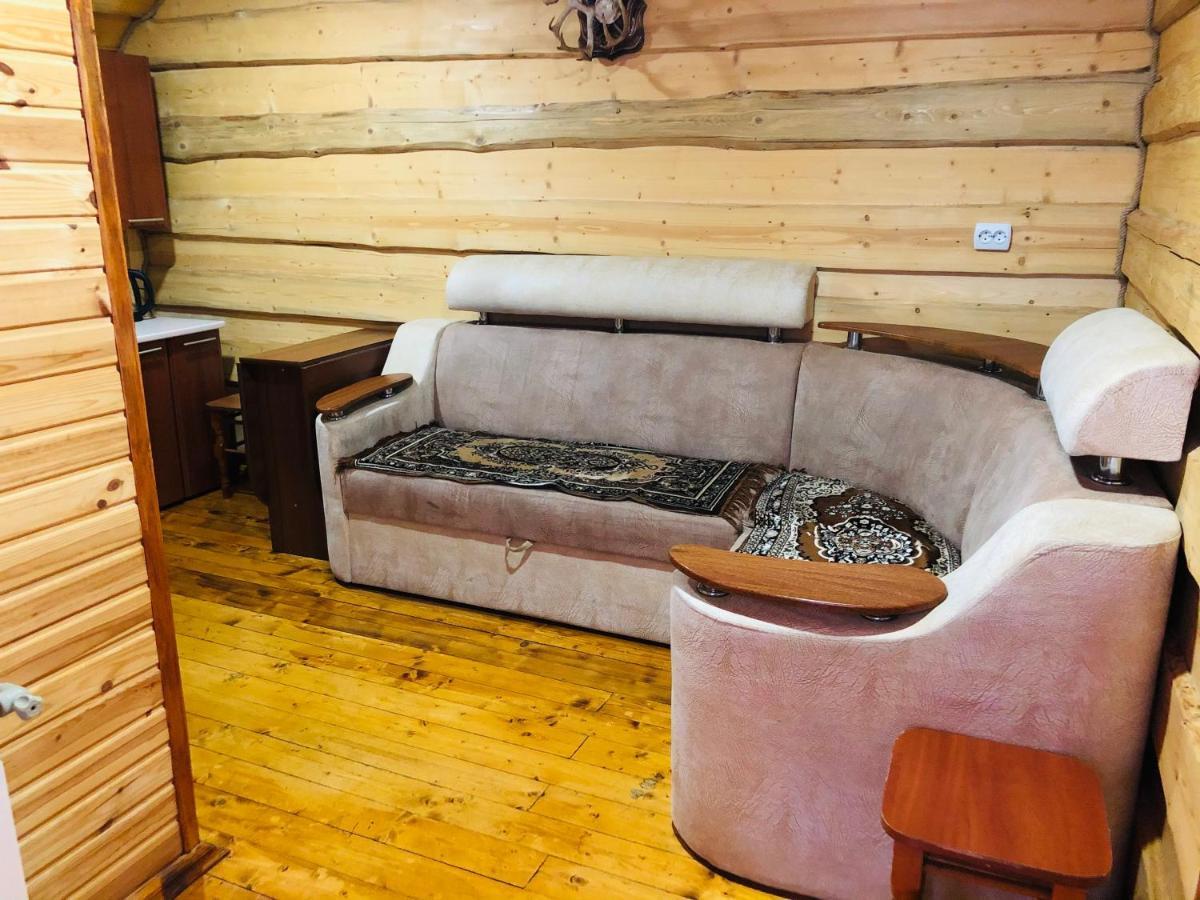 У Віти Номер3 Apartment Synevyrs'ka Polyana Bagian luar foto